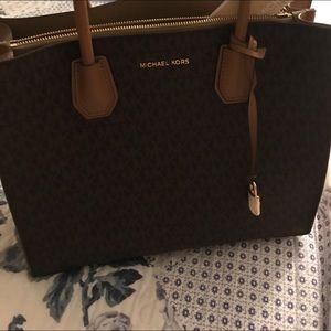 Michael Kors Large Mercer Tote